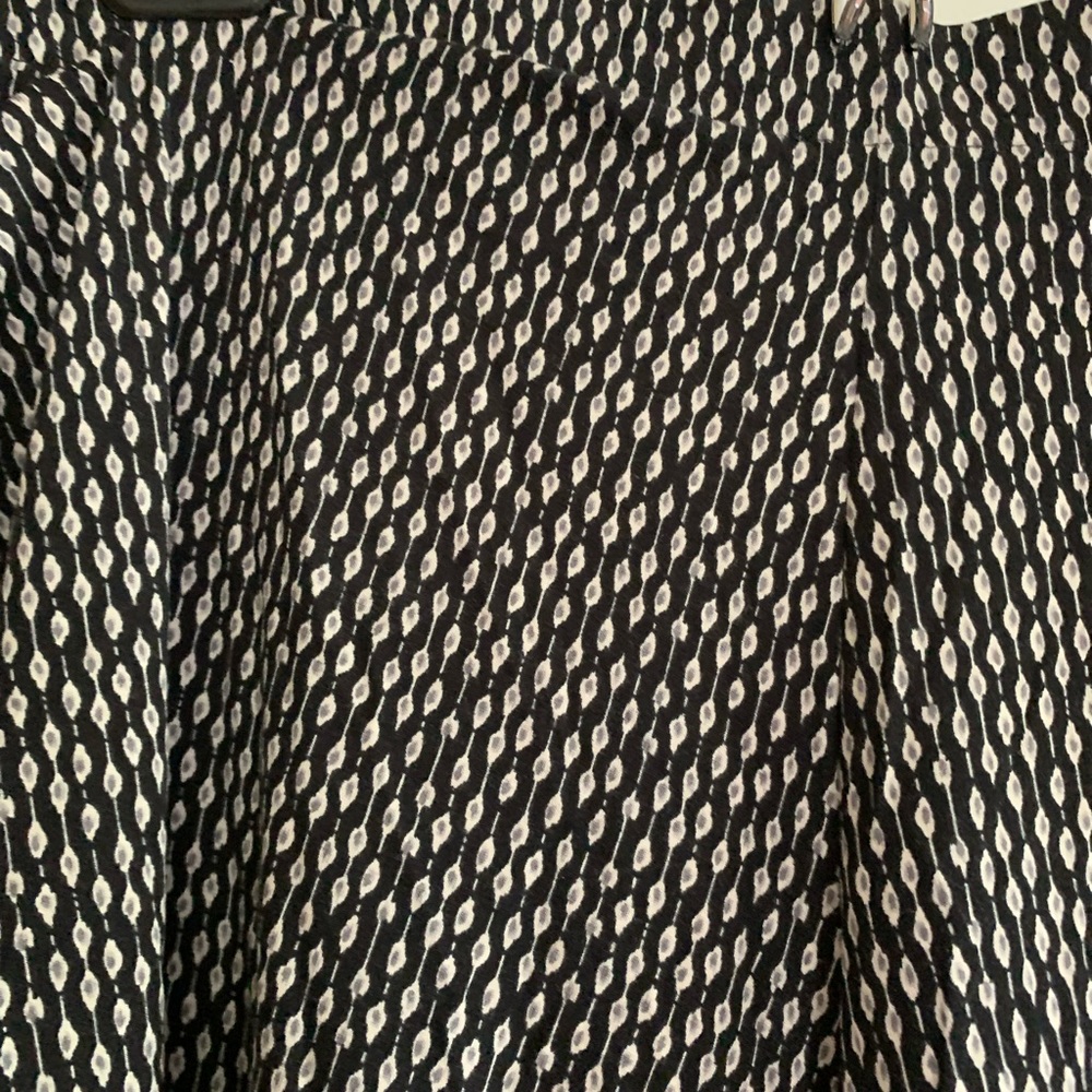 Light rayon capris - Picture 3 of 3